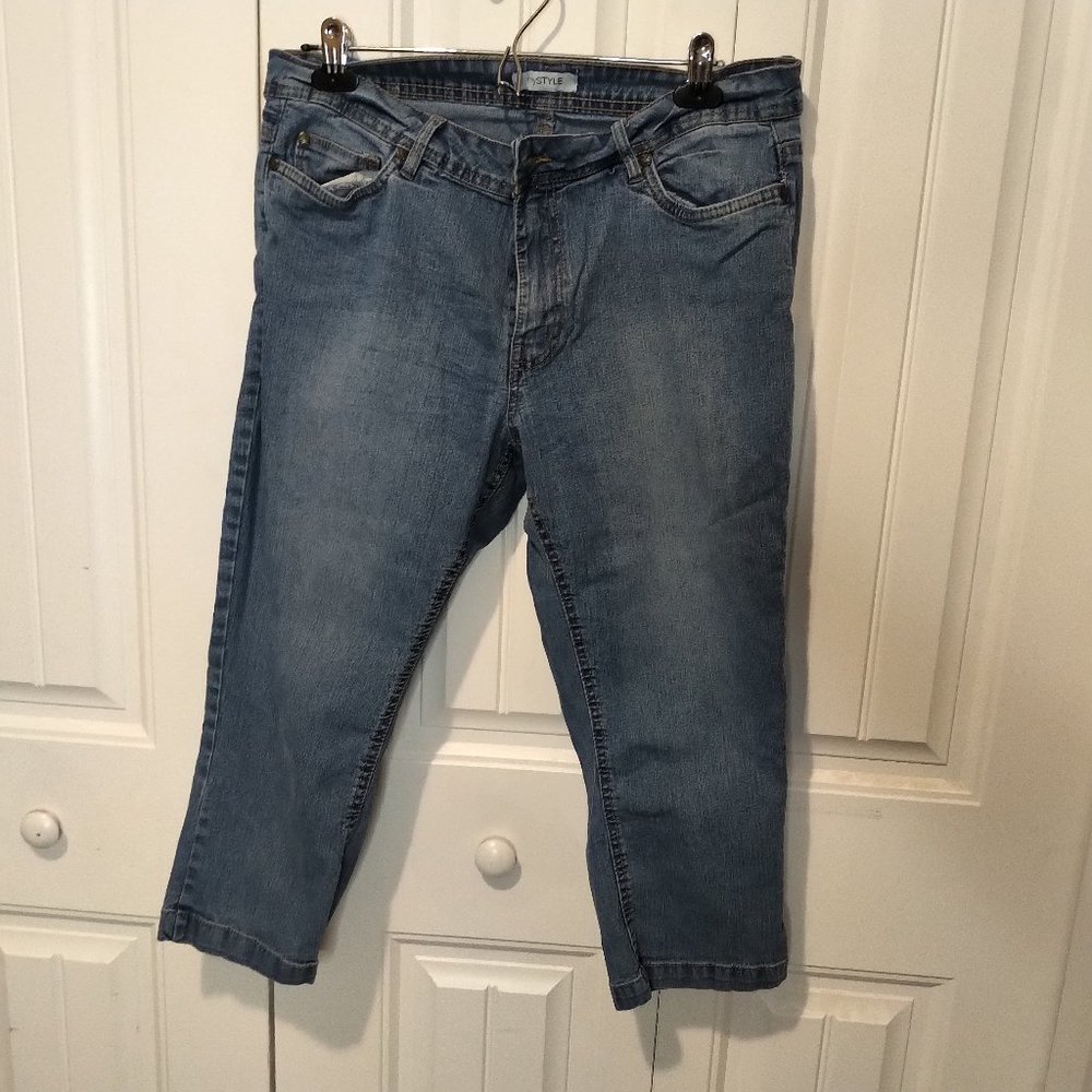 Denim capri bermuda medium wash knee length shorts